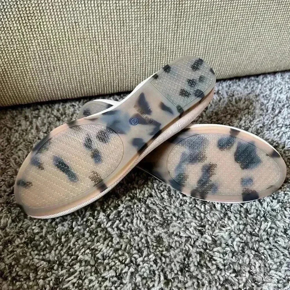 Rothy’s light pink round toe flats Size 11 - Picture 8 of 8